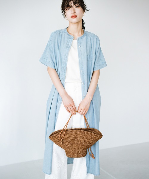 haco!（ハコ）の「別注【refined works】夏の必需品！羽織れる軽やかデニムのパール付きシャツワンピース（シャツワンピース・レディース・インディゴブルー/ライトブルー・1/2）」の10枚目の写真