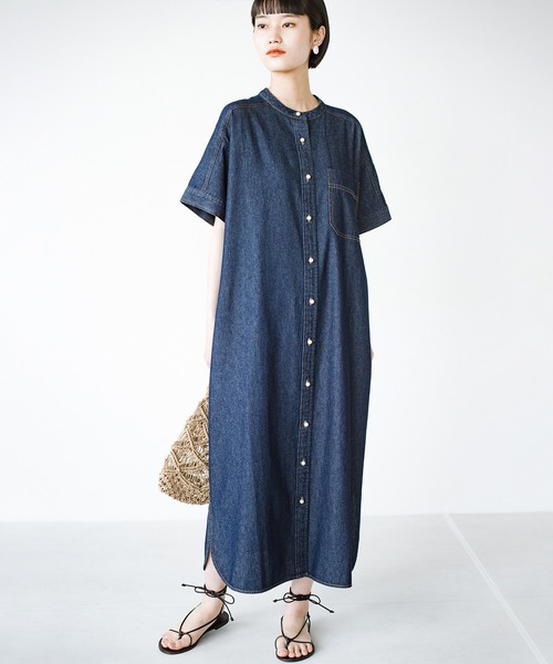 haco!（ハコ）の「別注【refined works】夏の必需品！羽織れる軽やかデニムのパール付きシャツワンピース（シャツワンピース・レディース・インディゴブルー/ライトブルー・1/2）」の19枚目の写真