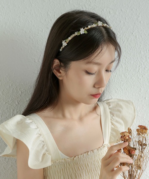 ラマジョリーナ　カチューシャ　ベージュ　未使用品✨ セール】可愛い花のカチューシャ（カチューシャ）｜LA VORAGINE