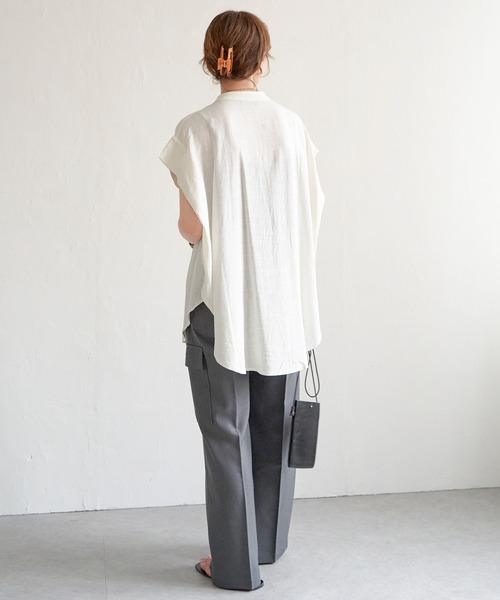 notch.（ノッチ）の「麻混ショルダータックブラウス（シャツ/ブラウス・レディース・ベージュ/オフホワイト・M）」の17枚目の写真