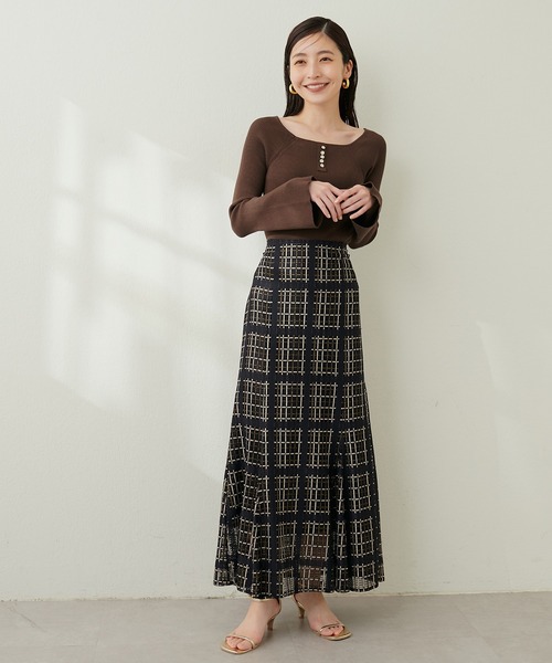 natural couture(ナチュラルクチュール)の「スクエアネックフレアスリーブニット(ニット/セーター・レディース・オフホワイト/ブラウン/その他1/グレイッシュベージュ/ブラック/ブルー・FREE)」の17枚目の写真