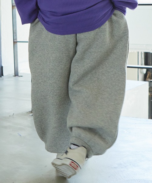 PAIRMANON STREET（ペアマノンストリート）の「【PAIRMANON STREET】タック入り バルーンシルエット ワイドパンツ（スウェットパンツ・キッズ・その他/マスタード/ブラック系その他/グレー/ブラウン/ネイビー/レッド系その他/その他1・110/120/130/140/150/90/100）」の11枚目の写真