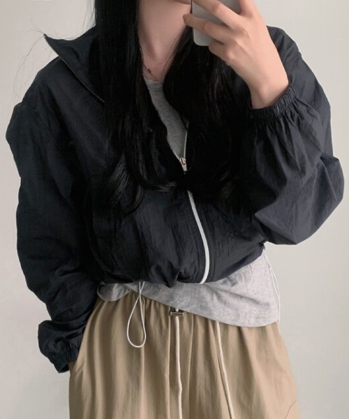 FREE STYLISTS(フリー スタイリスト)の「YUGA_YGMC クロップド丈 マウンテンジャケット ブルゾン(マウンテンパーカー・レディース・ブラック/ホワイト・FREE)」の2枚目の写真