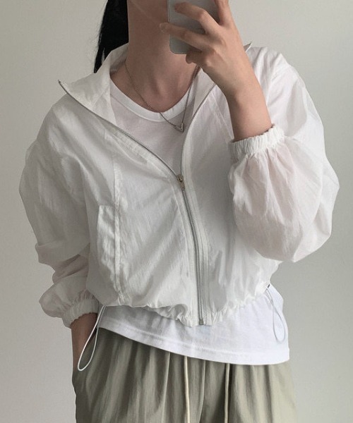 FREE STYLISTS(フリー スタイリスト)の「YUGA_YGMC クロップド丈 マウンテンジャケット ブルゾン(マウンテンパーカー・レディース・ブラック/ホワイト・FREE)」の3枚目の写真