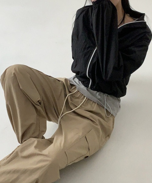 FREE STYLISTS(フリー スタイリスト)の「YUGA_YGMC クロップド丈 マウンテンジャケット ブルゾン(マウンテンパーカー・レディース・ブラック/ホワイト・FREE)」の19枚目の写真