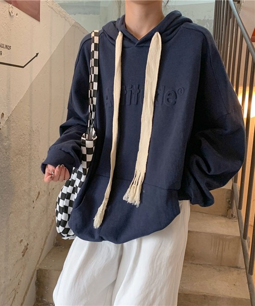 Jewelobe(ジュエローブ)の「エンボスロゴオーバーサイズパーカー(パーカー・レディース・杢グレー/ネイビー/ホワイト/レッド・FREE)」の3枚目の写真