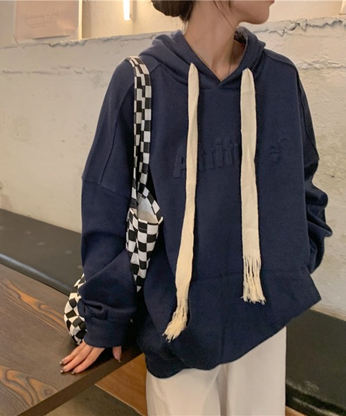 Jewelobe(ジュエローブ)の「エンボスロゴオーバーサイズパーカー(パーカー・レディース・杢グレー/ネイビー/ホワイト/レッド・FREE)」の12枚目の写真