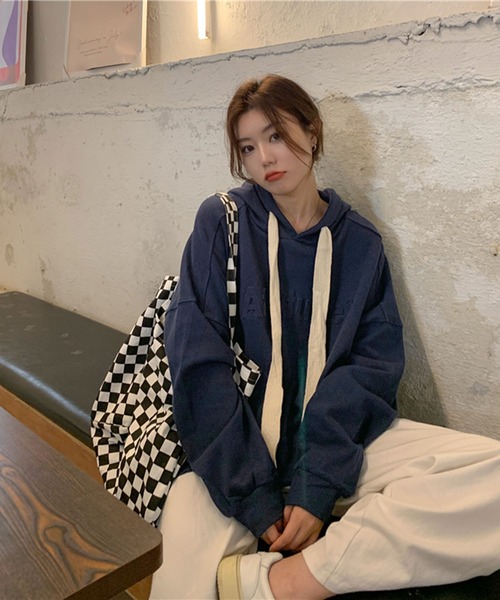 Jewelobe(ジュエローブ)の「エンボスロゴオーバーサイズパーカー(パーカー・レディース・杢グレー/ネイビー/ホワイト/レッド・FREE)」の13枚目の写真