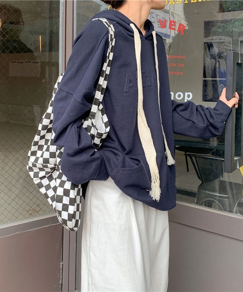 Jewelobe(ジュエローブ)の「エンボスロゴオーバーサイズパーカー(パーカー・レディース・杢グレー/ネイビー/ホワイト/レッド・FREE)」の16枚目の写真