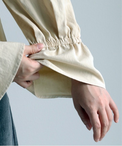 cepo（セポ）の「シャーリングリボンブラウス 2WAY（シャツ/ブラウス・レディース・ブラック/カーキ/オフホワイト・M）」の11枚目の写真