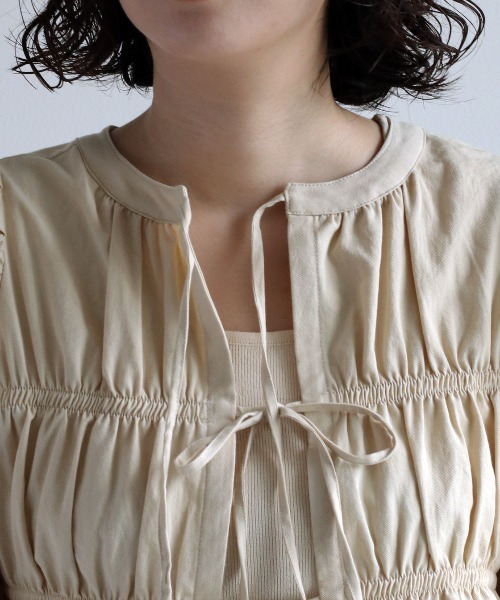 cepo（セポ）の「シャーリングリボンブラウス 2WAY（シャツ/ブラウス・レディース・ブラック/カーキ/オフホワイト・M）」の13枚目の写真
