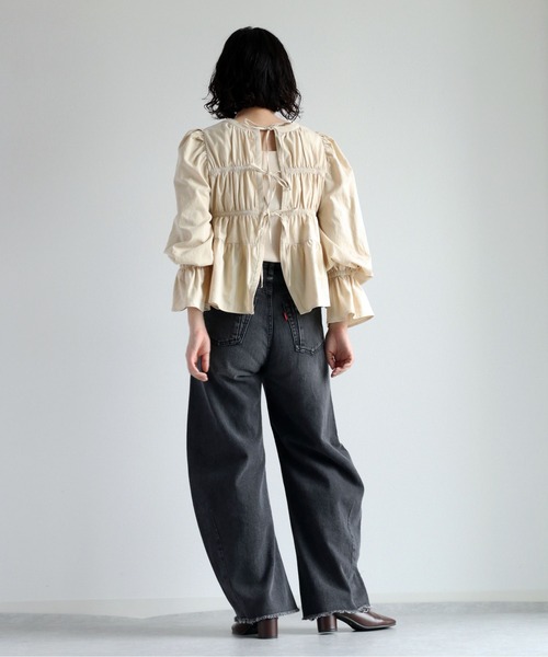 cepo（セポ）の「シャーリングリボンブラウス 2WAY（シャツ/ブラウス・レディース・ブラック/カーキ/オフホワイト・M）」の4枚目の写真