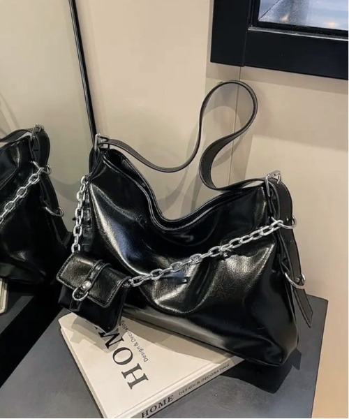 BARELY BLUE（ベアリーブルー）の「【 BARELY BLUE / ベアリーブルー 】 ミニポーチ付き スクエア ショルダーバッグ（ショルダーバッグ・レディース・ブラック/ホワイト/シルバー・FREE）」の2枚目の写真