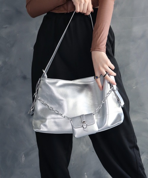 BARELY BLUE（ベアリーブルー）の「【 BARELY BLUE / ベアリーブルー 】 ミニポーチ付き スクエア ショルダーバッグ（ショルダーバッグ・レディース・ブラック/ホワイト/シルバー・FREE）」の15枚目の写真