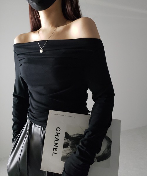 3color 】タックデザインドレープオフショルダートップス（T