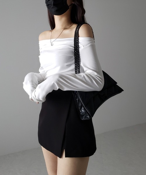 me+em select(ミームセレクト)の「【 3color 】タックデザインドレープオフショルダートップス(Tシャツ/カットソー・レディース・ブラック/ホワイト/グレー・FREE)」の14枚目の写真