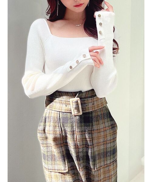 RESEXXY（リゼクシー）の「シンプルデザインスクエアニットトップス（ニット/セーター・レディース・ブルー/ブラック/ホワイト/ベージュ・FREE）」の2枚目の写真