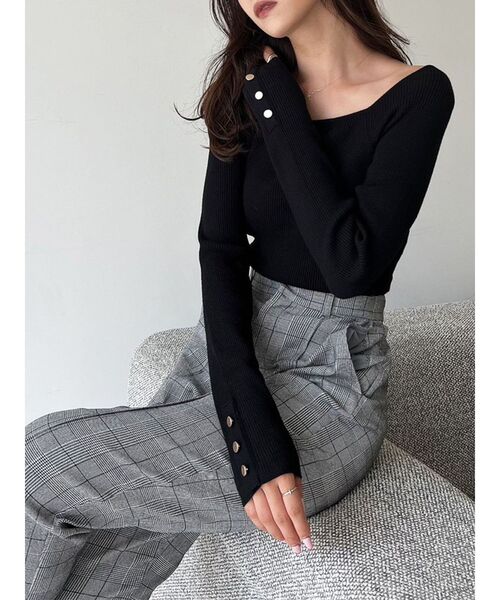 RESEXXY（リゼクシー）の「シンプルデザインスクエアニットトップス（ニット/セーター・レディース・ブルー/ブラック/ホワイト/ベージュ・FREE）」の3枚目の写真