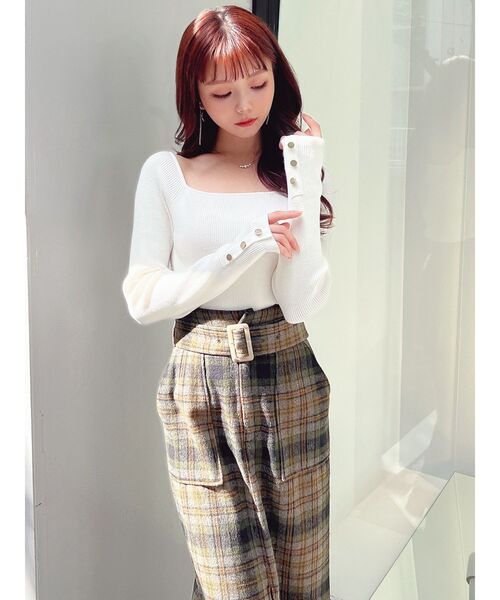 RESEXXY（リゼクシー）の「シンプルデザインスクエアニットトップス（ニット/セーター・レディース・ブルー/ブラック/ホワイト/ベージュ・FREE）」の17枚目の写真