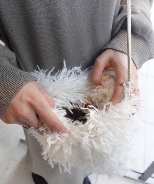 CORNERS（コーナーズ）の「ファーポシェット（ショルダーバッグ・レディース・ベージュ/ホワイト/ブラック・FREE）」の5枚目の写真