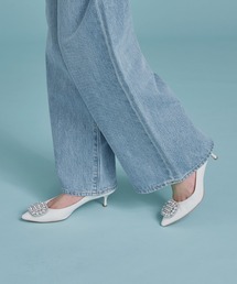 SEVEN TWELVE THIRTY（セヴントゥエルヴサーティー）の「ビジュープレート付きポインテッドパンプス（パンプス）」