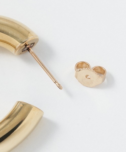 Laura Lombardi（ローラロンバルディ）の「MINI CURVE EARRINGS