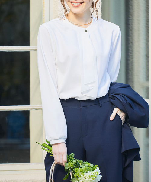 CROSS FUNCTION（クロスファンクション）の「《抗菌防臭・通気性》シフォンフリルカットソーブラウス【CF/クロスファンクション】（シャツ/ブラウス・レディース・ブラック/オフホワイト/ライトベージュ/ライトグリーン/ホワイト/ベージュ/ネイビー・M/L/LL）」の2枚目の写真