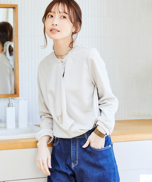 CROSS FUNCTION（クロスファンクション）の「《抗菌防臭・通気性》シフォンフリルカットソーブラウス【CF/クロスファンクション】（シャツ/ブラウス・レディース・ブラック/オフホワイト/ライトベージュ/ライトグリーン/ホワイト/ベージュ/ネイビー・M/L/LL）」の5枚目の写真