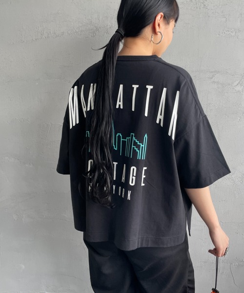 Manhattan Portage（マンハッタンポーテージ）の「[MANHATTAN PORTAGE/マンハッタンポーテージ] 別注 ショート丈バックプリントTシャツ（Tシャツ/カットソー・レディース・イエロー/ホワイト/ブラック/サックスブルー・F）」の12枚目の写真