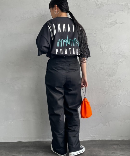 Manhattan Portage（マンハッタンポーテージ）の「[MANHATTAN PORTAGE/マンハッタンポーテージ] 別注 ショート丈バックプリントTシャツ（Tシャツ/カットソー・レディース・イエロー/ホワイト/ブラック/サックスブルー・F）」の9枚目の写真