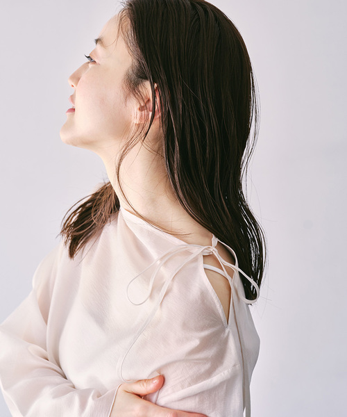 IENA(イエナ)の「endo.シアーボトルネックブラウス(シャツ/ブラウス・レディース・ブラック/ホワイト系その他・FREE)」の1枚目の写真