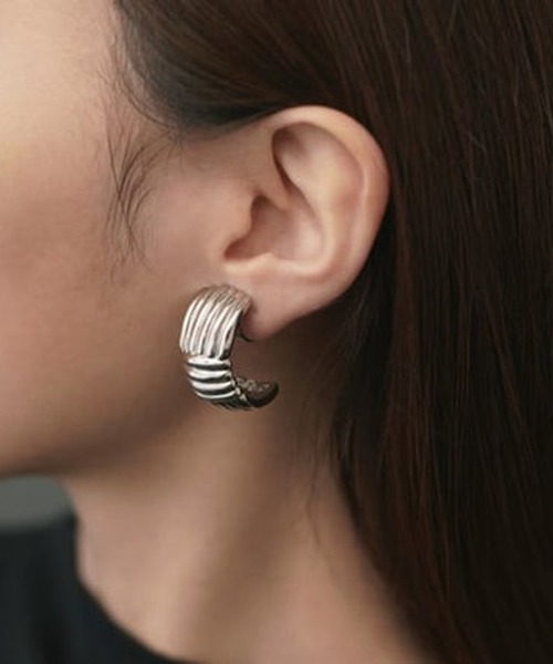 IRIS47(イリスフォーセブン)の「【IRIS 47】arabesque hoop earring BO81(イヤリング・レディース・ゴールド/シルバー・FREE)」の15枚目の写真