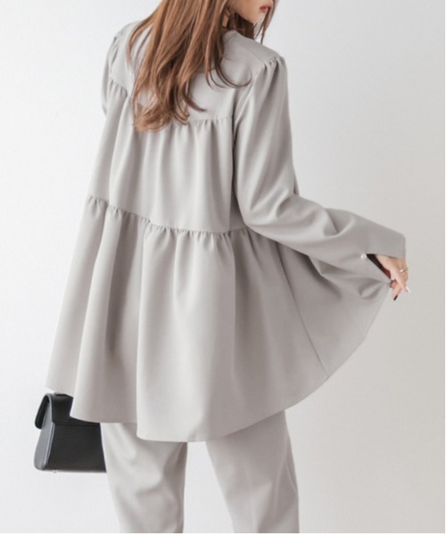 AMELY(エミリー)の「バックティアードセットアップ(セットアップ・レディース・ベージュ系/ネイビー/グレー/ブラック・M/L)」の7枚目の写真