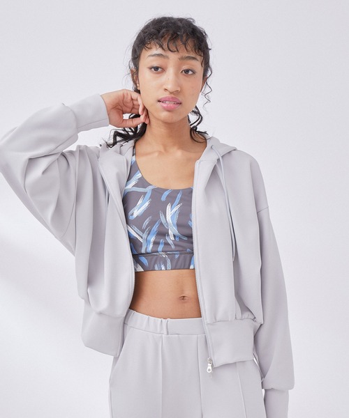 NERGY（ナージー）の「【接触冷感】クロップドダンボールZIPフーディー（パーカー・レディース・ライトグレー/ブラック・FREE）」の2枚目の写真