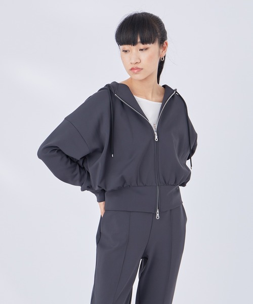 NERGY（ナージー）の「【接触冷感】クロップドダンボールZIPフーディー（パーカー・レディース・ライトグレー/ブラック・FREE）」の6枚目の写真