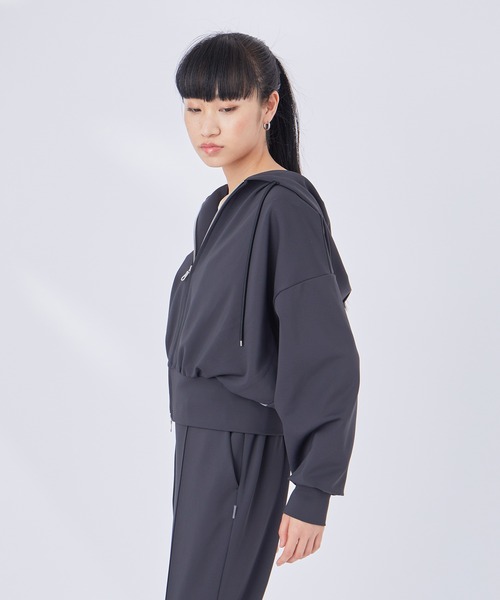 NERGY（ナージー）の「【接触冷感】クロップドダンボールZIPフーディー（パーカー・レディース・ライトグレー/ブラック・FREE）」の15枚目の写真