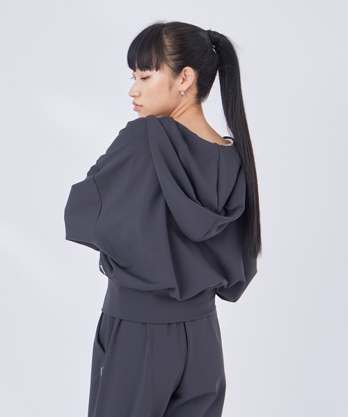 NERGY（ナージー）の「【接触冷感】クロップドダンボールZIPフーディー（パーカー・レディース・ライトグレー/ブラック・FREE）」の16枚目の写真