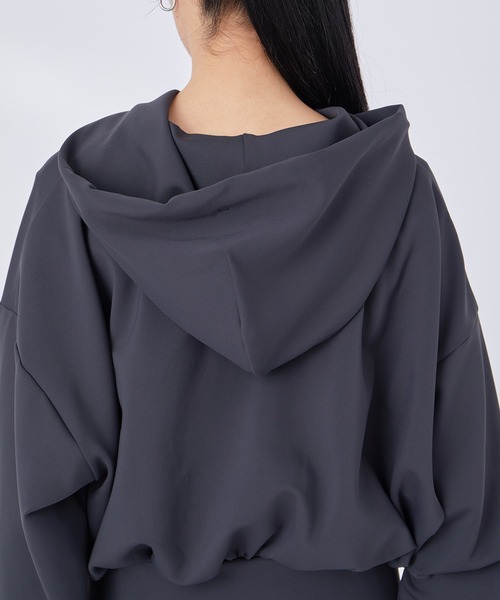 NERGY（ナージー）の「【接触冷感】クロップドダンボールZIPフーディー（パーカー・レディース・ライトグレー/ブラック・FREE）」の10枚目の写真