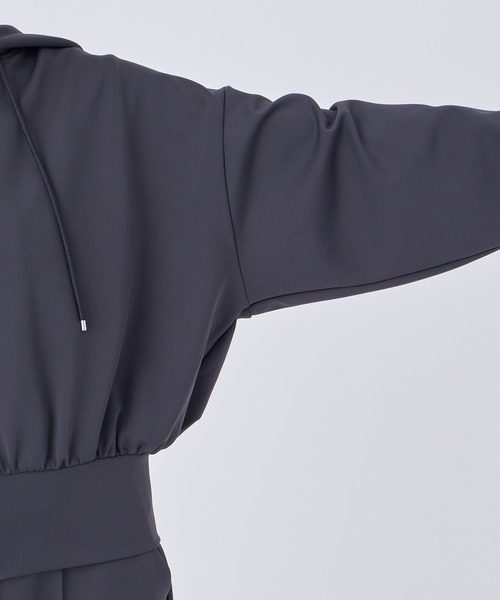 NERGY（ナージー）の「【接触冷感】クロップドダンボールZIPフーディー（パーカー・レディース・ライトグレー/ブラック・FREE）」の11枚目の写真