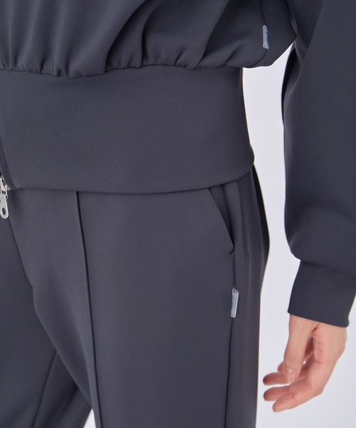 NERGY（ナージー）の「【接触冷感】クロップドダンボールZIPフーディー（パーカー・レディース・ライトグレー/ブラック・FREE）」の12枚目の写真