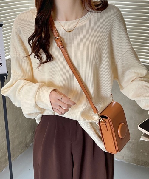 Doux Belle（ドゥーベル）の「ドロップショルダーニットトップス（Tシャツ/カットソー・レディース・ベージュ/ホワイト/ピンク/グレー/ブルー・MEDIUM）」の3枚目の写真