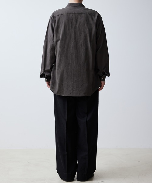 ADAM ET ROPE'(アダムエロペ)の「【Made In Japan/メイド イン ジャパン】スタンダード レギュラーカラー ボクシーシャツ / ロングシーズン着用可能(シャツ/ブラウス・メンズ・ブラック系その他3/ホワイト・L/M)」の13枚目の写真