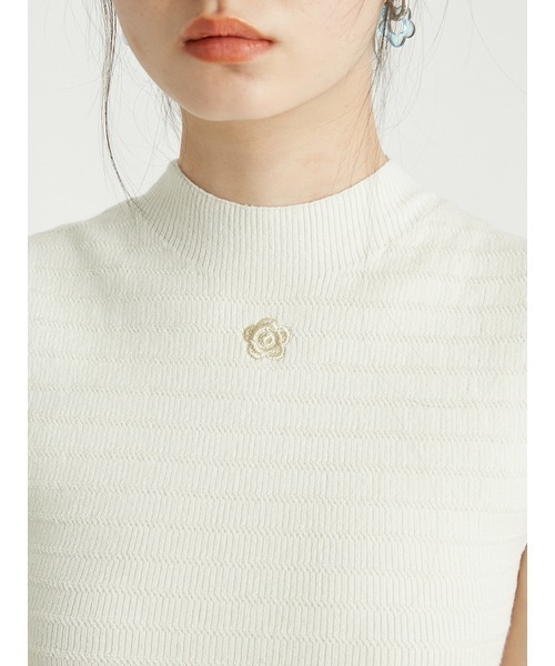 新品タグ付LILY BROWN×MARY QUANT デイジーリブニットトップス LILY BROWN×MARY QUANT】デイジー刺繍バックオープンリブニット