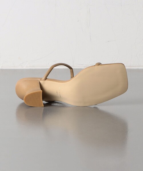 UNITED ARROWS(ユナイテッドアローズ)の「2ライン ミュールサンダル(サンダル・レディース・ブラック/ベージュ・38/35/36/37/35h/36h/37h)」の12枚目の写真