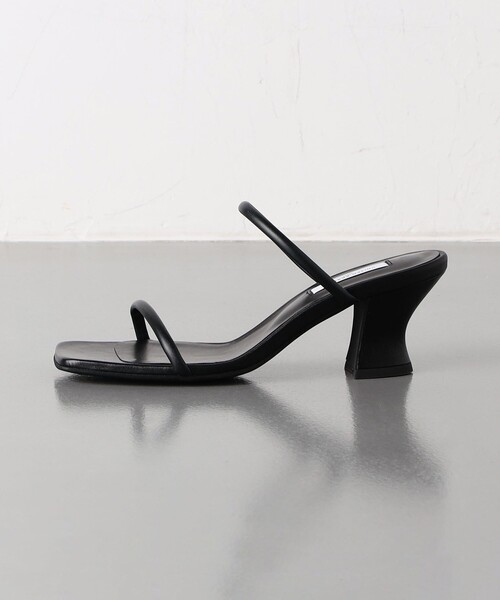 UNITED ARROWS(ユナイテッドアローズ)の「2ライン ミュールサンダル(サンダル・レディース・ブラック/ベージュ・38/35/36/37/35h/36h/37h)」の16枚目の写真