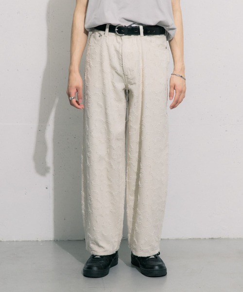 SENSE OF PLACE by URBAN RESEARCH（センスオブプレイスバイアーバンリサーチ）の「『セットアップ対応』 フラワーデニムワイドパンツ（デニムパンツ・メンズ・アイボリー/ブラック・MEDIUM/LARGE）」の20枚目の写真