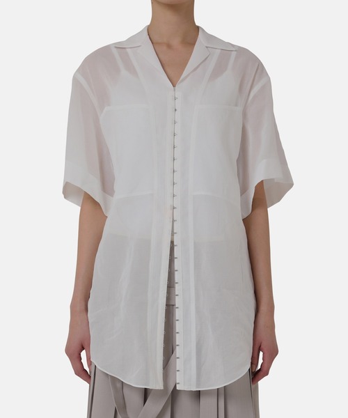 iRENE(アイレネ)の「フロントホックシャツ / Front Hook Shirt(シャツ/ブラウス・レディース・オフホワイト/ブラック/ブルー・36)」の2枚目の写真