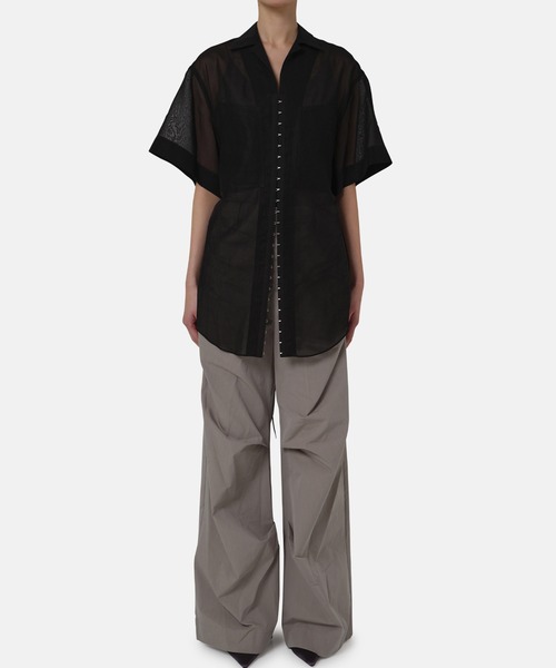 iRENE(アイレネ)の「フロントホックシャツ / Front Hook Shirt(シャツ/ブラウス・レディース・オフホワイト/ブラック/ブルー・36)」の10枚目の写真