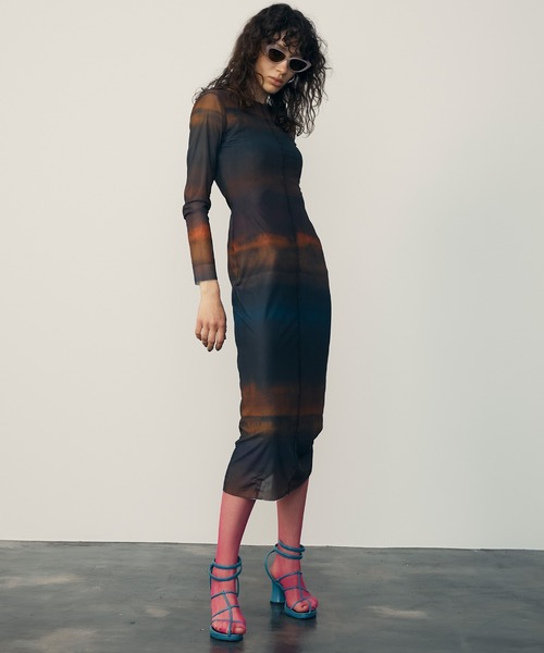 uyu.(ウユ)の「Art Design Sheer Dress / アートデザインシアーワンピース【uyu./ウユ】(ワンピース・レディース・オレンジ/グレー・FREE)」の20枚目の写真