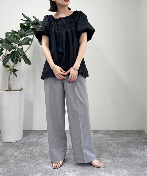 fredy emue(フレディエミュ)の「2WAYオフショルギャザーブラウス(シャツ/ブラウス・レディース・オフホワイト/ブルー/ブラック・38)」の14枚目の写真